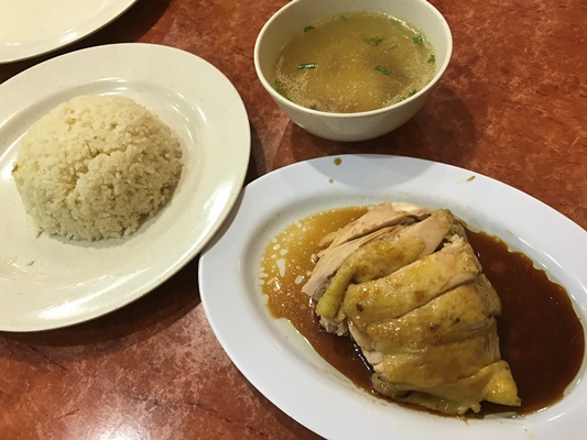 散歩中に見つけたハイナンチキンライス