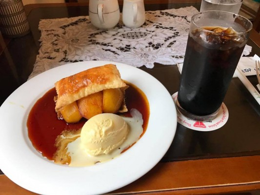 山の上ホテルの喫茶店
