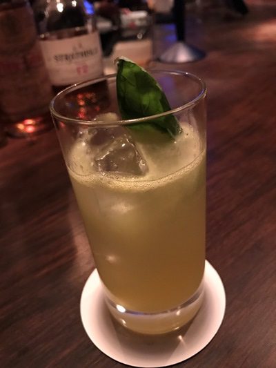 関内のフルーツカクテルが美味しいバー