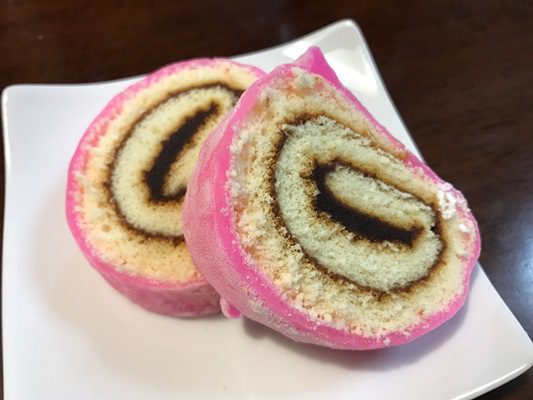 天草の郷土菓子の赤まき