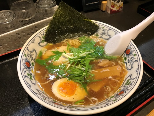 締めは煮干しのダシのラーメン
