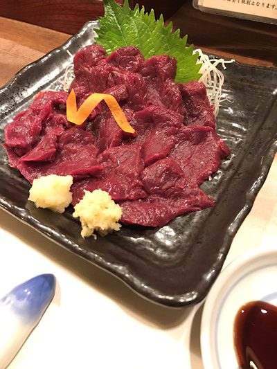 雑居ビルの一番奥にある隠れた居酒屋