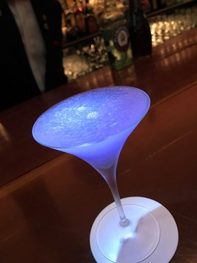 熊本のバーベスパの本店に
