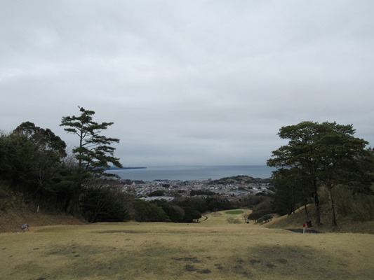 別府のシンボル扇山の山麓に造られた別府湾を見渡せるコース