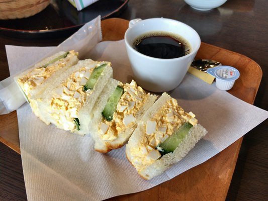 地獄蒸したまごサンドイッチと地獄蒸し塩たまご