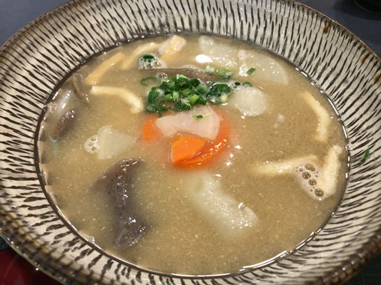 大分空港で「だんご汁」と「かぼすハイボール」