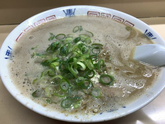 初めて替玉したくなったギトギト系の豚骨ラーメン