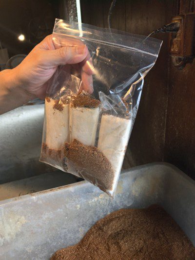本吉屋の鰻のタレに使用されている柳川の「もち飴」