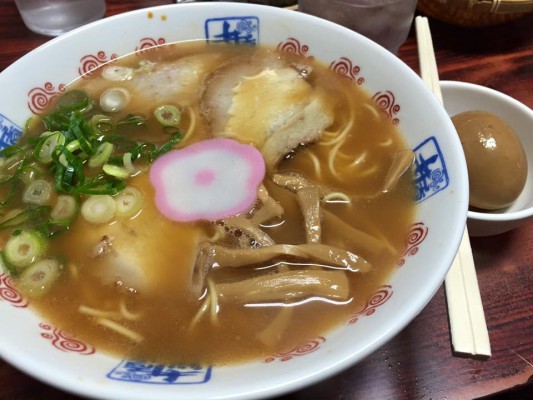 豚骨醤油の和歌山ラーメンの中でも豚骨が強いラーメン