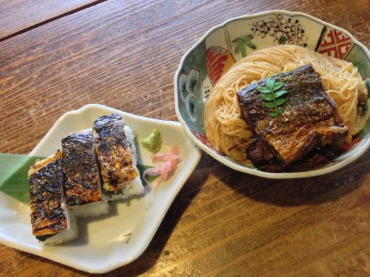 滋賀県湖北地方の郷土料理の焼き鯖そうめん