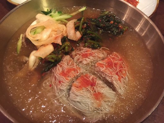 韓国の夏の風物詩、若大根冷麺