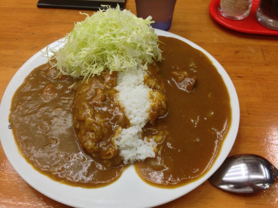 カレーに千切りキャベツをトッピングした元祖のお店