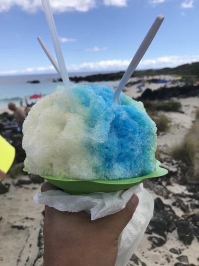 クアベイで海を見ながらシェイブアイス