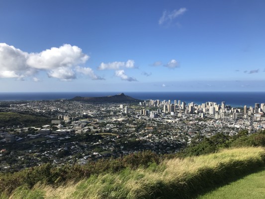 朝のタンタラスの丘