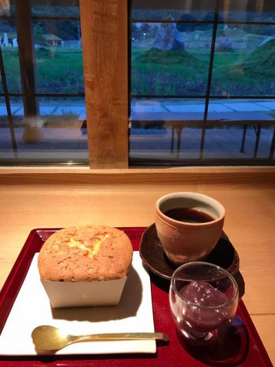 近江八幡でおやつに焼きたてのカステラ