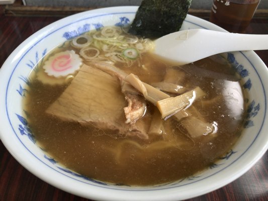 火傷するぐらいアツアツで魚介の風味が素晴らしい八戸のラーメン