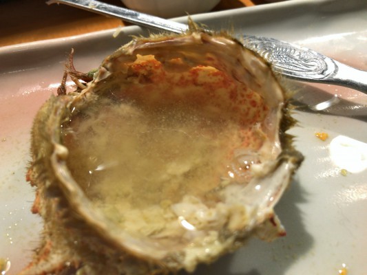 青森駅前で食堂がやっている居酒屋でトゲクリガニの甲羅酒