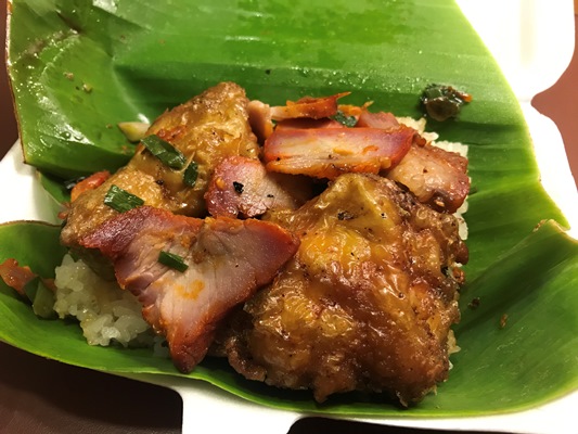 ベトナム一食目は、鶏おこわのソイガー