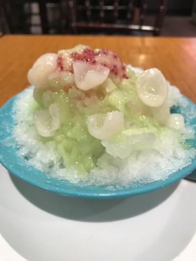 ブキッビンタンでサワーソップとロンガンのかき氷