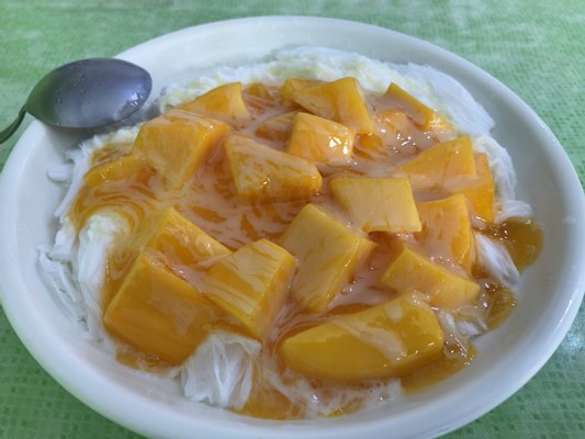 マンゴーの季節しか営業してないかき氷屋さん