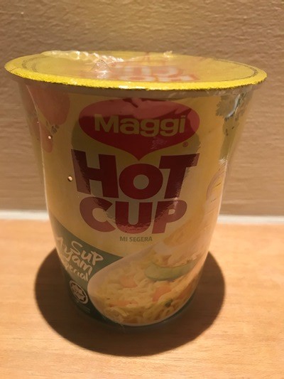 マレーシアのカップ麺とビールを食べ比べ