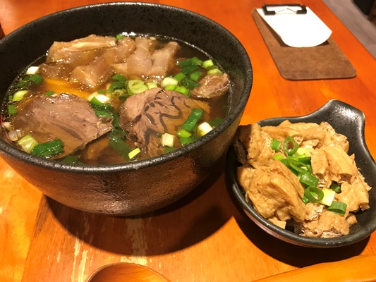 深い旨みの私の歴代一位の牛肉麺