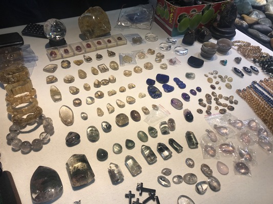 新しい金糸水晶を買いに