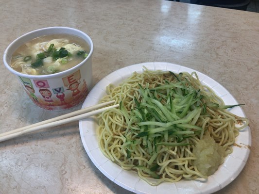 ニンニクが効いた絶品の涼麺