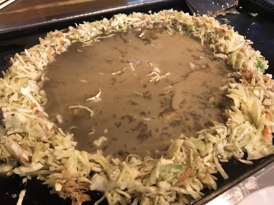 もんじゃで土手を作るのは月島流