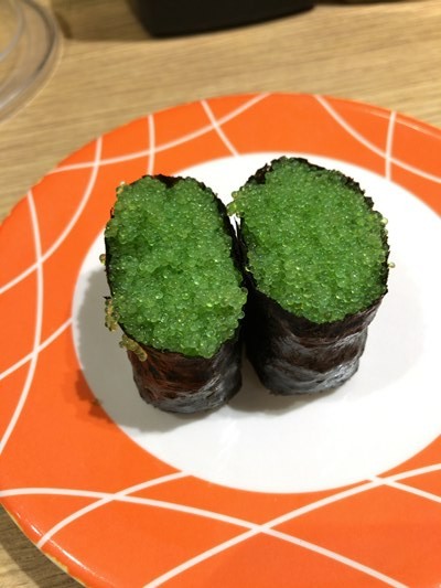 ベトナム独特の寿司ネタのエビコ