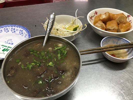豚モツのお粥、チャオロン