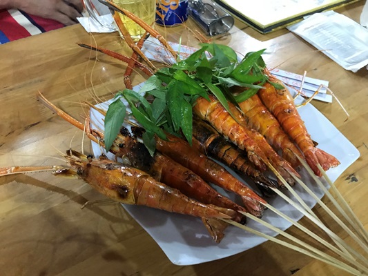 海老を釣って塩唐辛子焼きに