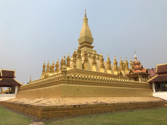 ラオスの金閣寺