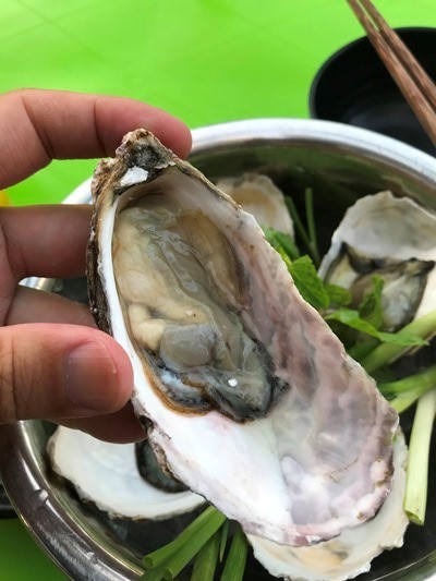 ホーチミンで生牡蠣