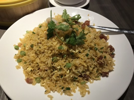 シンガポールでミシュランの星を取ったホーチミンの系列店で炒飯