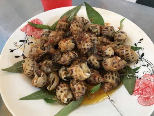 ホーチミンの新鮮なストリート貝料理