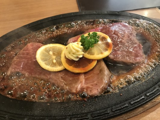 佐世保発祥のレモンステーキ