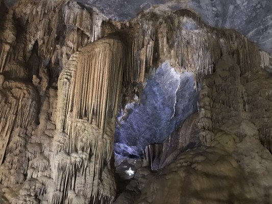 世界遺産フォンニャケバンの近くにある天国の洞窟