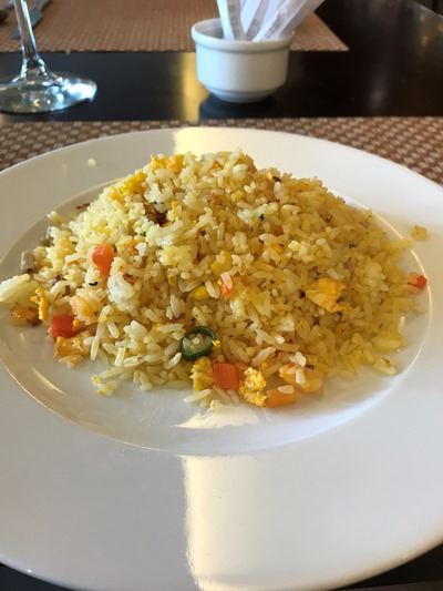 フエのホテルの朝食の絶品卵チャーハン