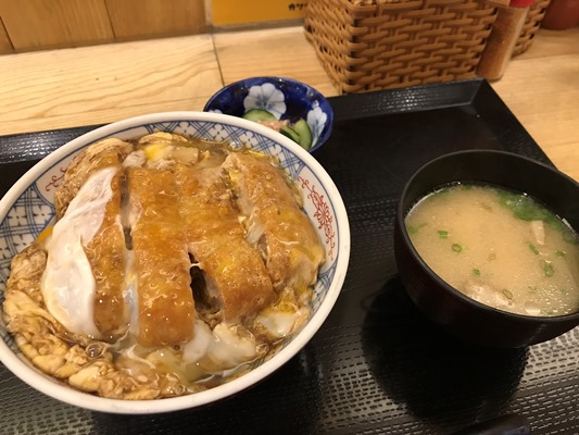 ベトナムでかつ丼