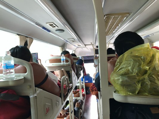 寝台バスでファンティエットに
