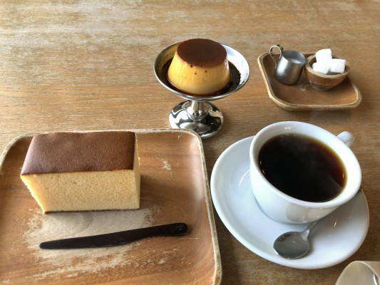 おやつに松島でカステラとプリン