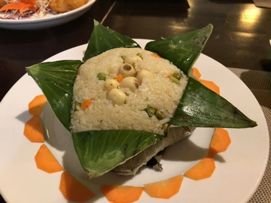 ベジタリアン料理屋でハスの実ご飯のコムセン