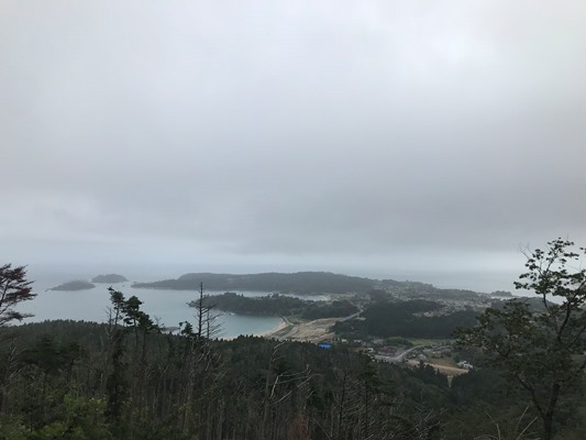 リアス式海岸の美しい景色が広がる気仙沼大島の山頂展望台