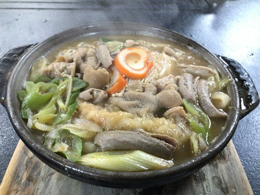 富山県民のソウルフード「もつ煮込みうどん」