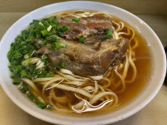 牧志公設市場近くのリーズナブルな沖縄そば屋さん