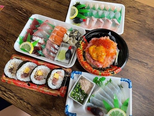 那覇市与儀にある鮮魚店の熟成された刺身