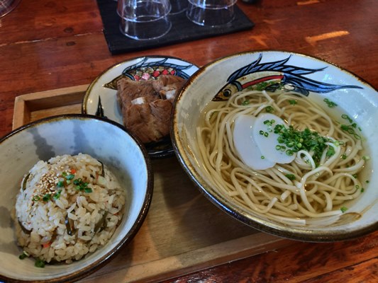 那覇の小禄にある木灰そばの名店