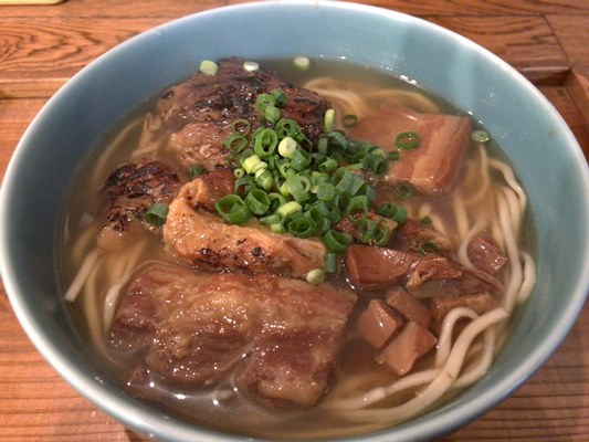 元フレンチシェフが作る進化系沖縄そば