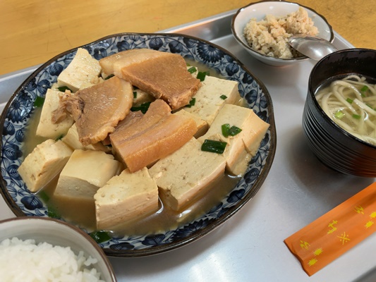 沖縄料理の豆腐ンブサー